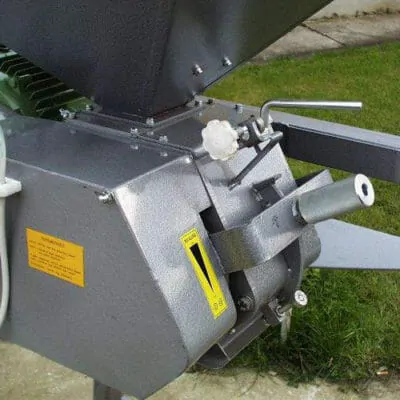 MM-101EWR: Šrotovník - stroj na mačkání sladových zrn, 100 kg / h - extra široké válce