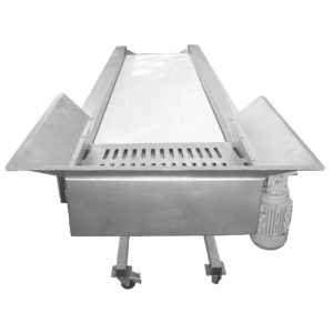 FSC-3000-MG : Sorting table with belt conveyor 3000 kg/hr