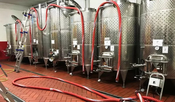 Vinoflex Easy hoses in a winery